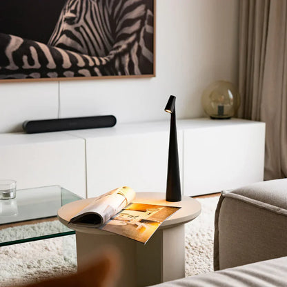 Elegancka lampa stołowa LED — smukły design, dotykowy włącznik, 5 kolorów | Norivo Norivo