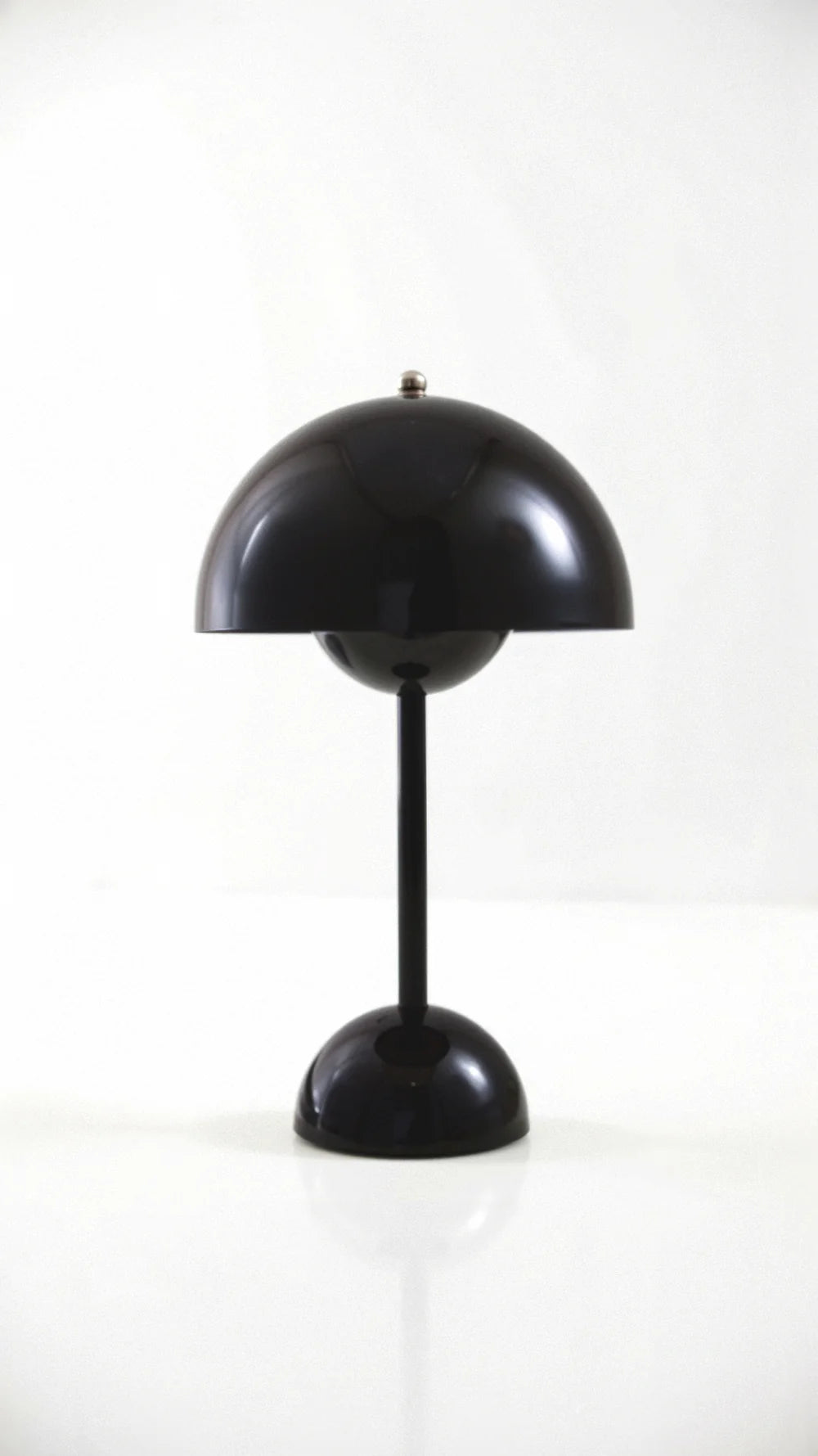 Lampa stołowa czarna