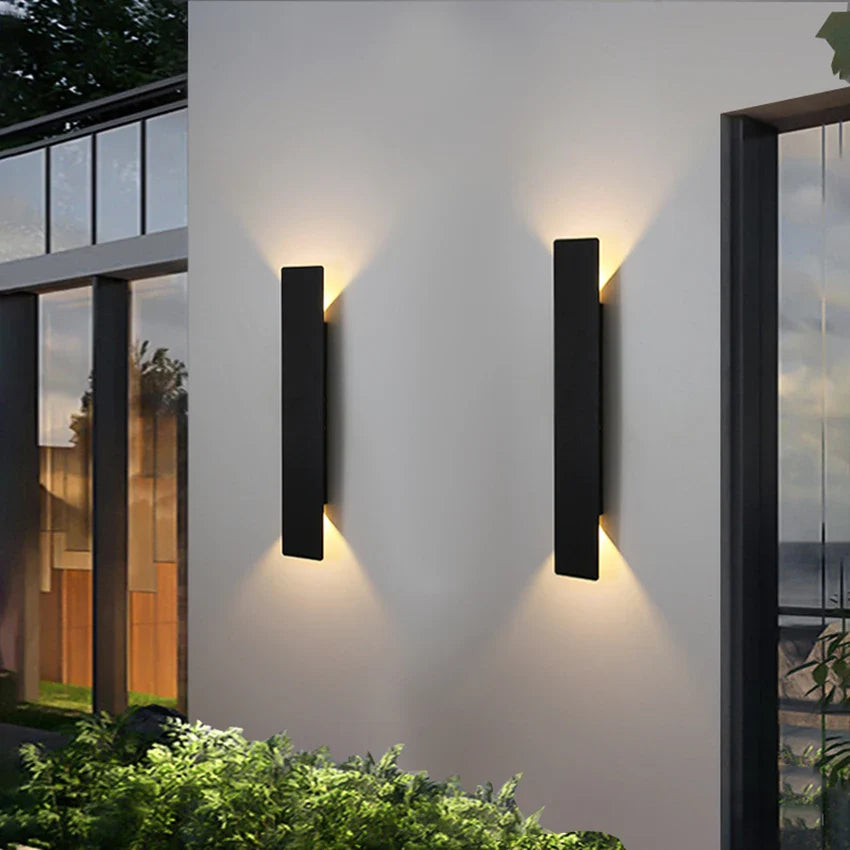 Zewnętrzna lampa elewacyjna LED — kinkiet góra/dół, wodoodporny, 4 rozmiary | Norivo Norivo