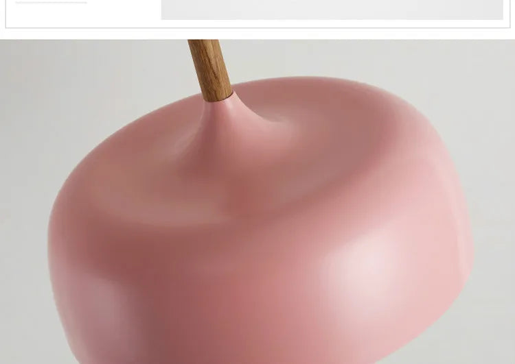 Metalowa lampa wisząca z drewnianym akcentem — styl skandynawski | Norivo Norivo