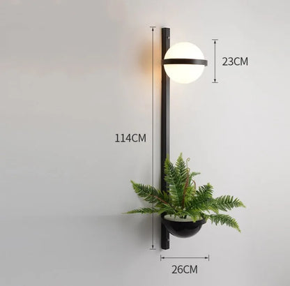 Nowoczesna lampa ścienna z kulami LED i doniczką — designerska kolumna świetlna | Norivo Norivo