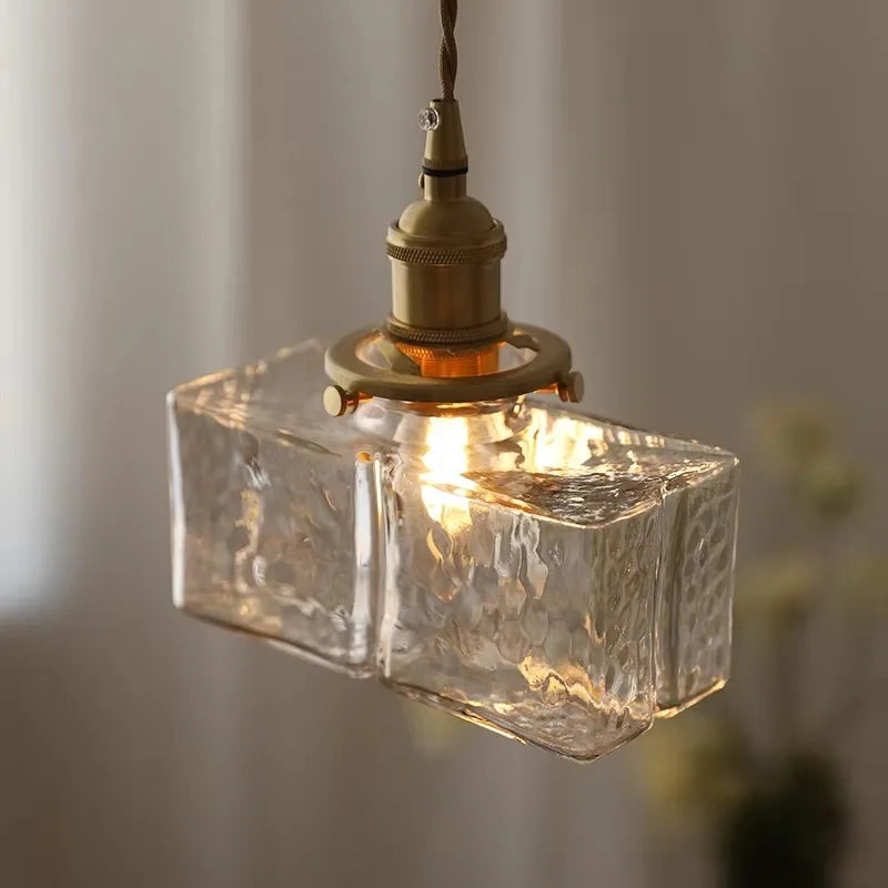 Vintage szklana lampa wisząca z mosiężnym wykończeniem — 3 kształty | Norivo Norivo