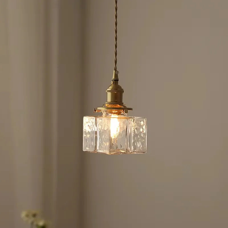 Vintage szklana lampa wisząca z mosiężnym wykończeniem — 3 kształty | Norivo Norivo