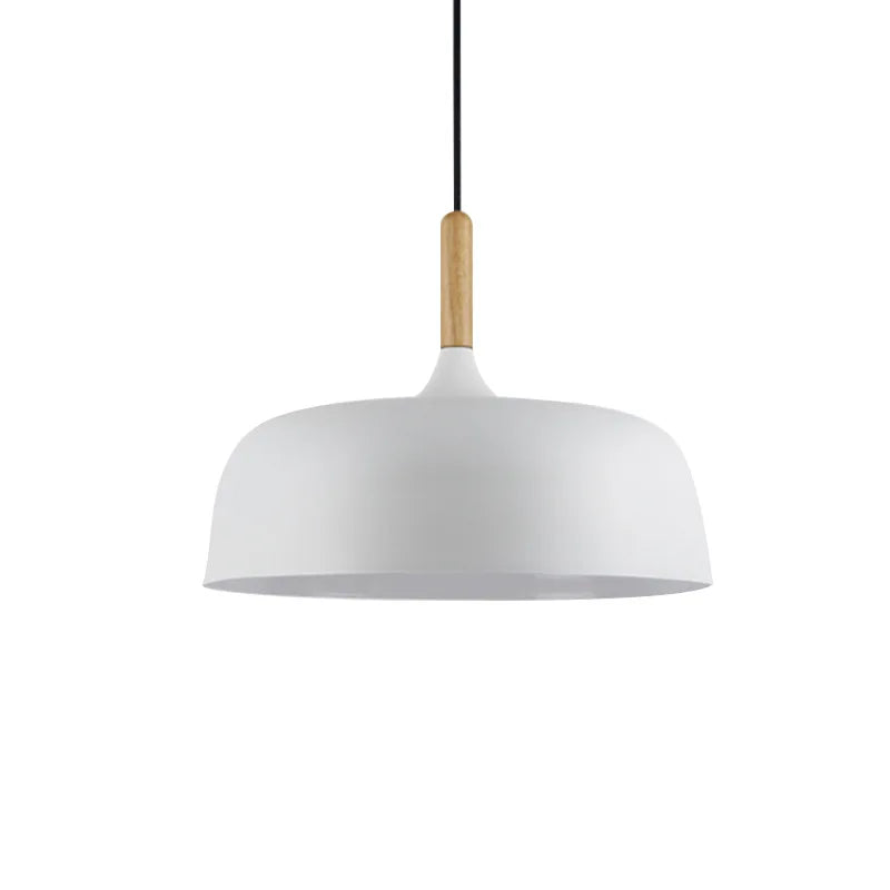Metalowa lampa wisząca z drewnianym akcentem — styl skandynawski | Norivo Norivo