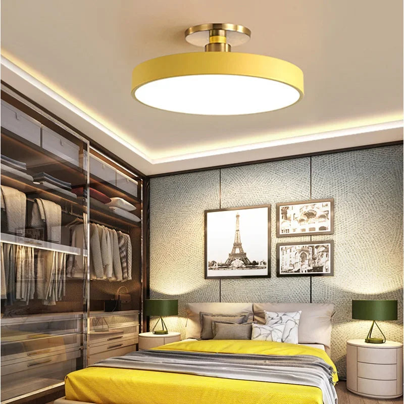 Okrągła lampa sufitowa LED — półspiralna forma, styl skandynawski | Norivo Norivo