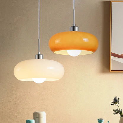 Lampa wisząca z opalizującym kloszem — elegancja retro Bauhaus | Norivo Norivo