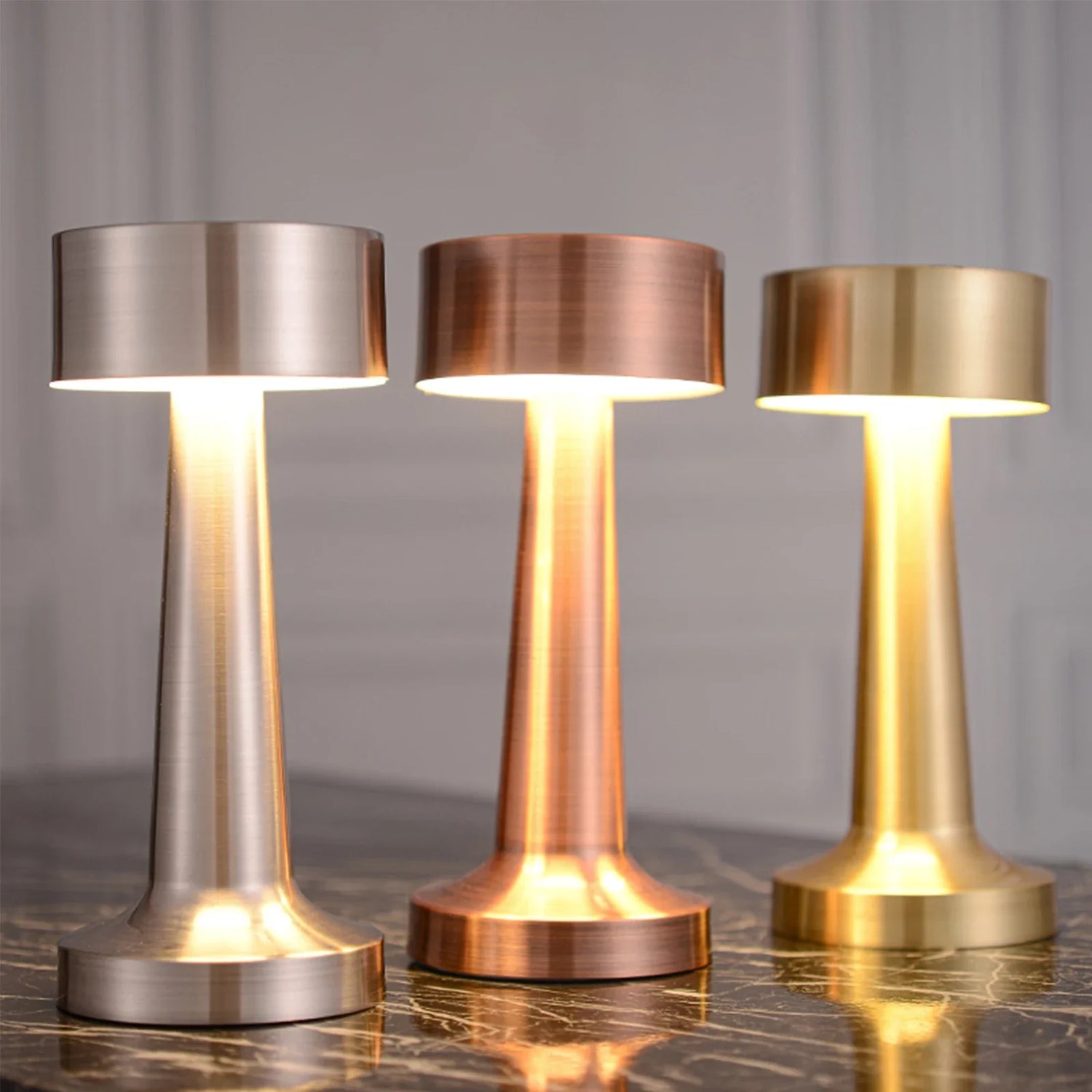 Metalowa lampa stołowa LED z dotykowym włącznikiem | Norivo Norivo