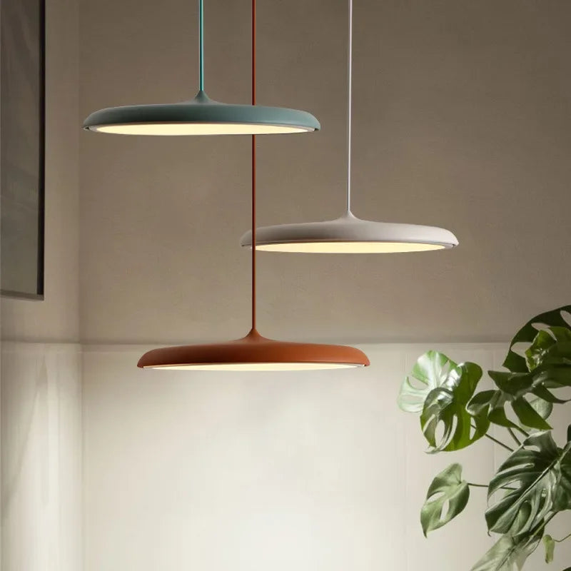 Lampa wisząca LED ultracienki klosz — designerska | Norivo Norivo