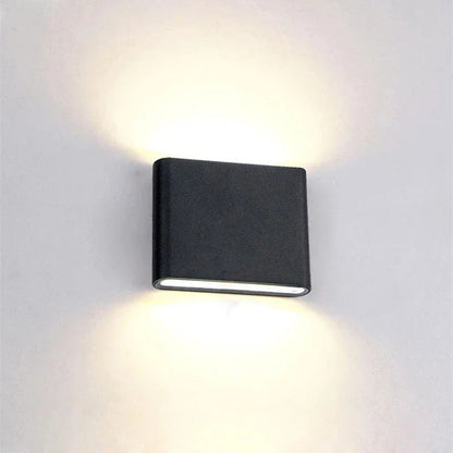 Wodoodporny kinkiet LED — oświetlenie dwukierunkowe góra/dół, aluminium | Norivo Norivo
