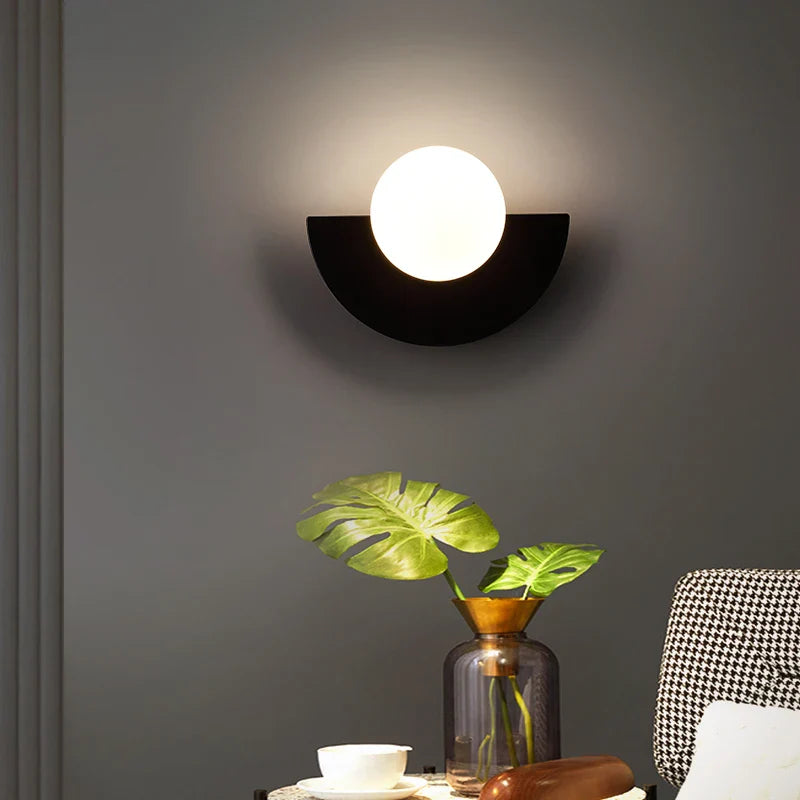 Nowoczesna lampa ścienna LED w kształcie półkola — geometryczny design, 12 wariantów | Norivo Norivo