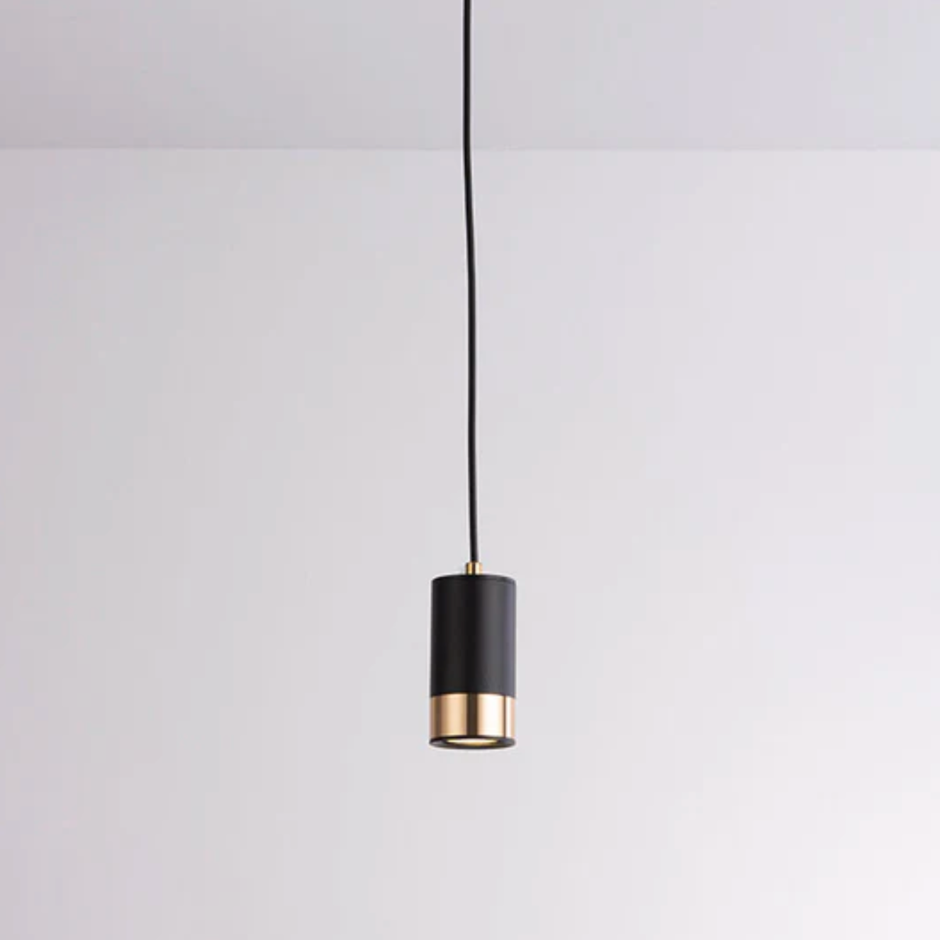 Lampa wisząca spot cylindryczna — elegancki minimalizm | Norivo Norivo