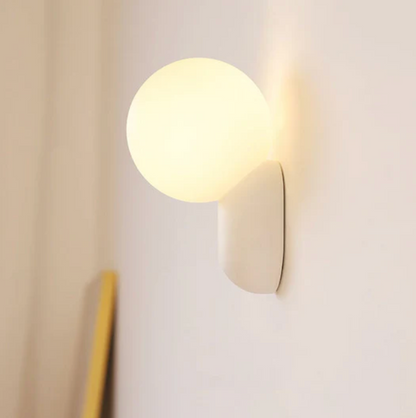 Nowoczesny kinkiet kula LED — designerska lampa ścienna, 5 kolorów | Norivo Norivo