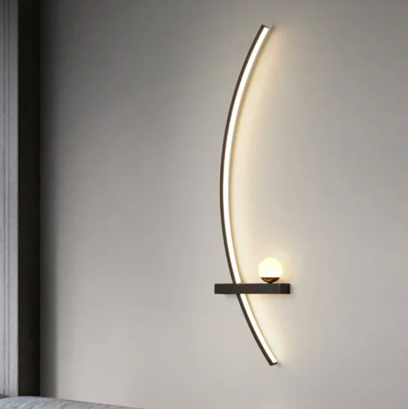 Nowoczesny kinkiet ścienny LED półokrągły z półką — designerskie oświetlenie | Norivo Norivo