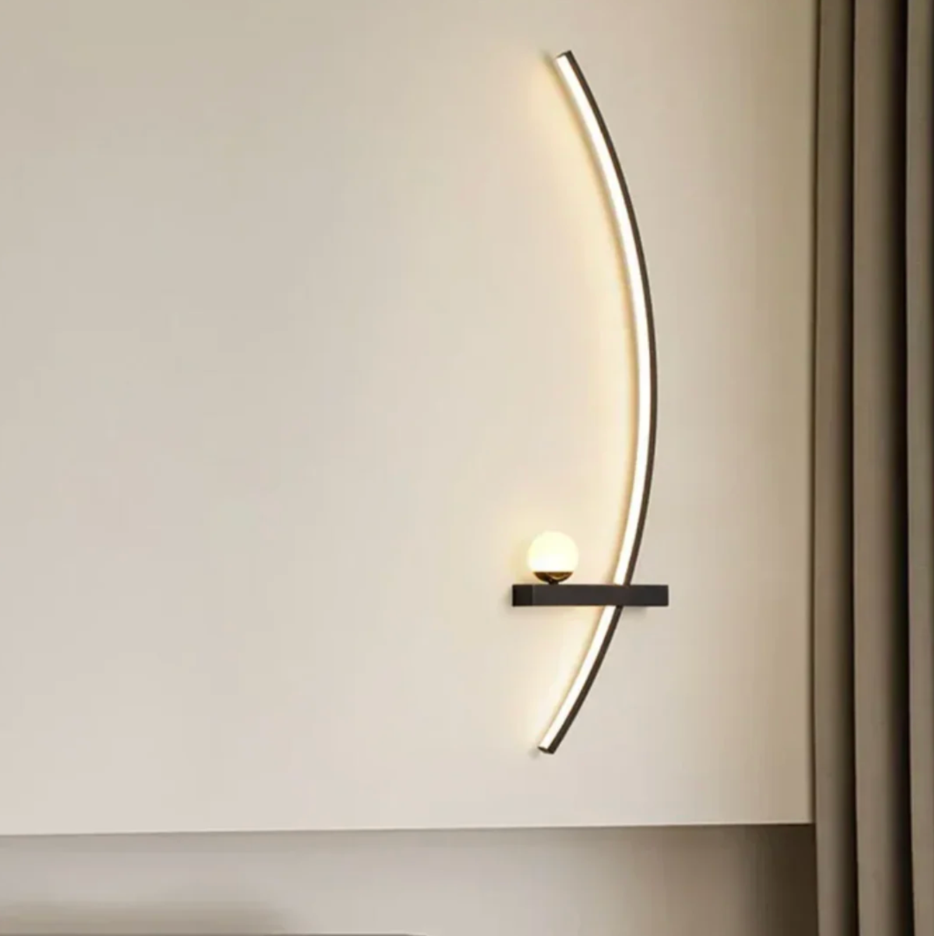 Nowoczesny kinkiet ścienny LED półokrągły z półką — designerskie oświetlenie | Norivo Norivo