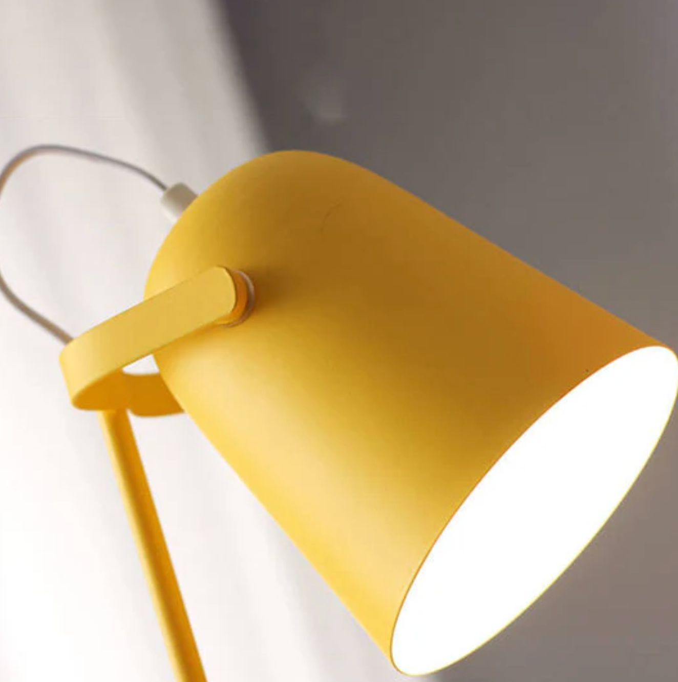 Nowoczesna lampa biurkowa metalowa — regulowana, 6 kolorów, 3 barwy światła | Norivo Norivo