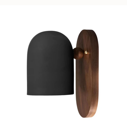 Nowoczesny kinkiet ścienny z drewnianą podstawą — minimalistyczna lampa nordycka | Norivo Norivo