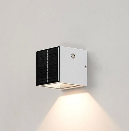 Solarna lampa ścienna LED góra-dół — kinkiet elewacyjny zewnętrzny, 2 rozmiary | Norivo Norivo