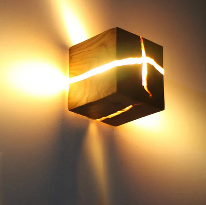 Drewniany kinkiet ścienny LED handmade — lampa z naturalnego drewna | Norivo Norivo