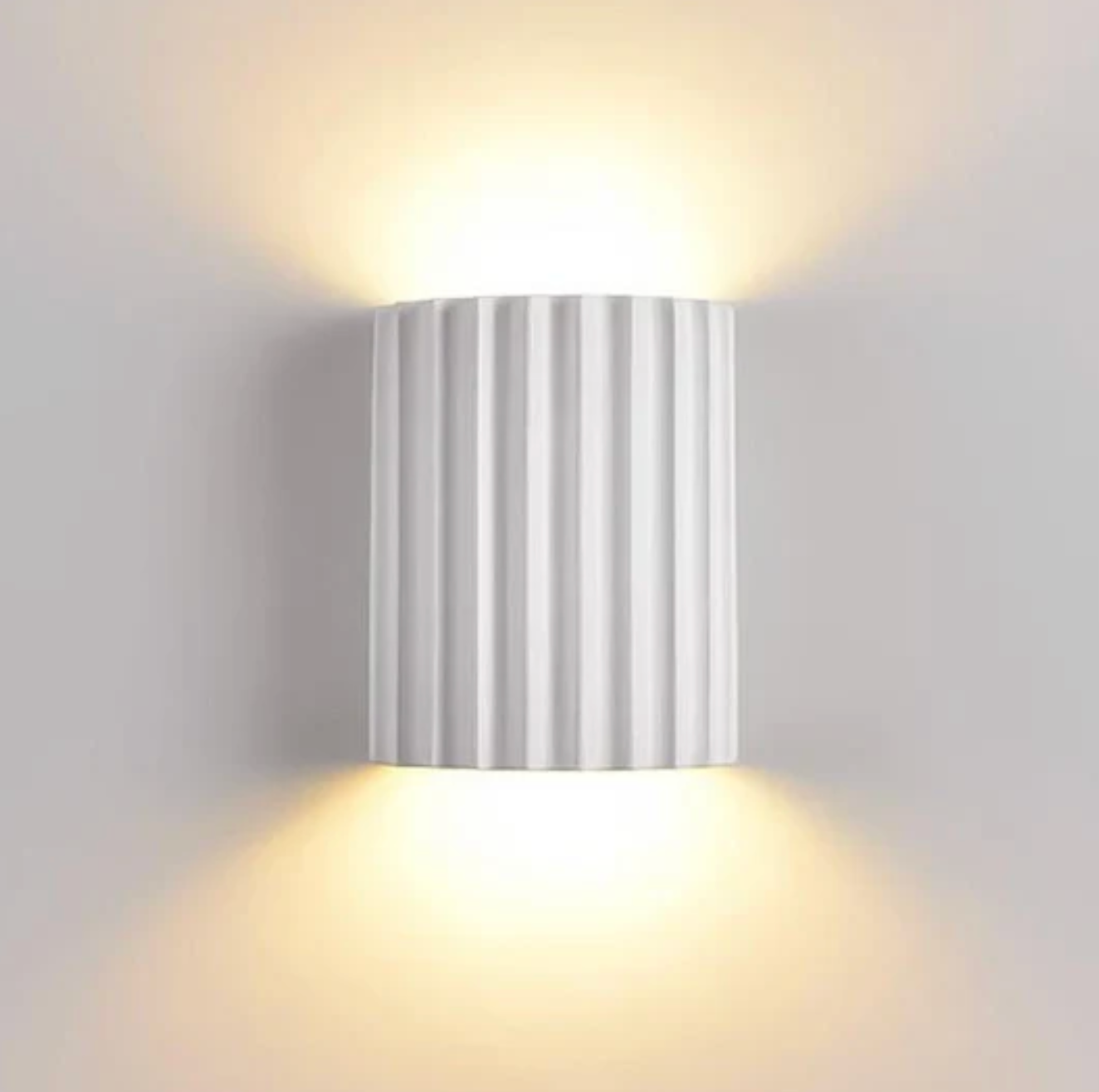 Nowoczesny kinkiet ścienny z żebrowaną strukturą — lampa LED CCT, 4 kolory | Norivo Norivo