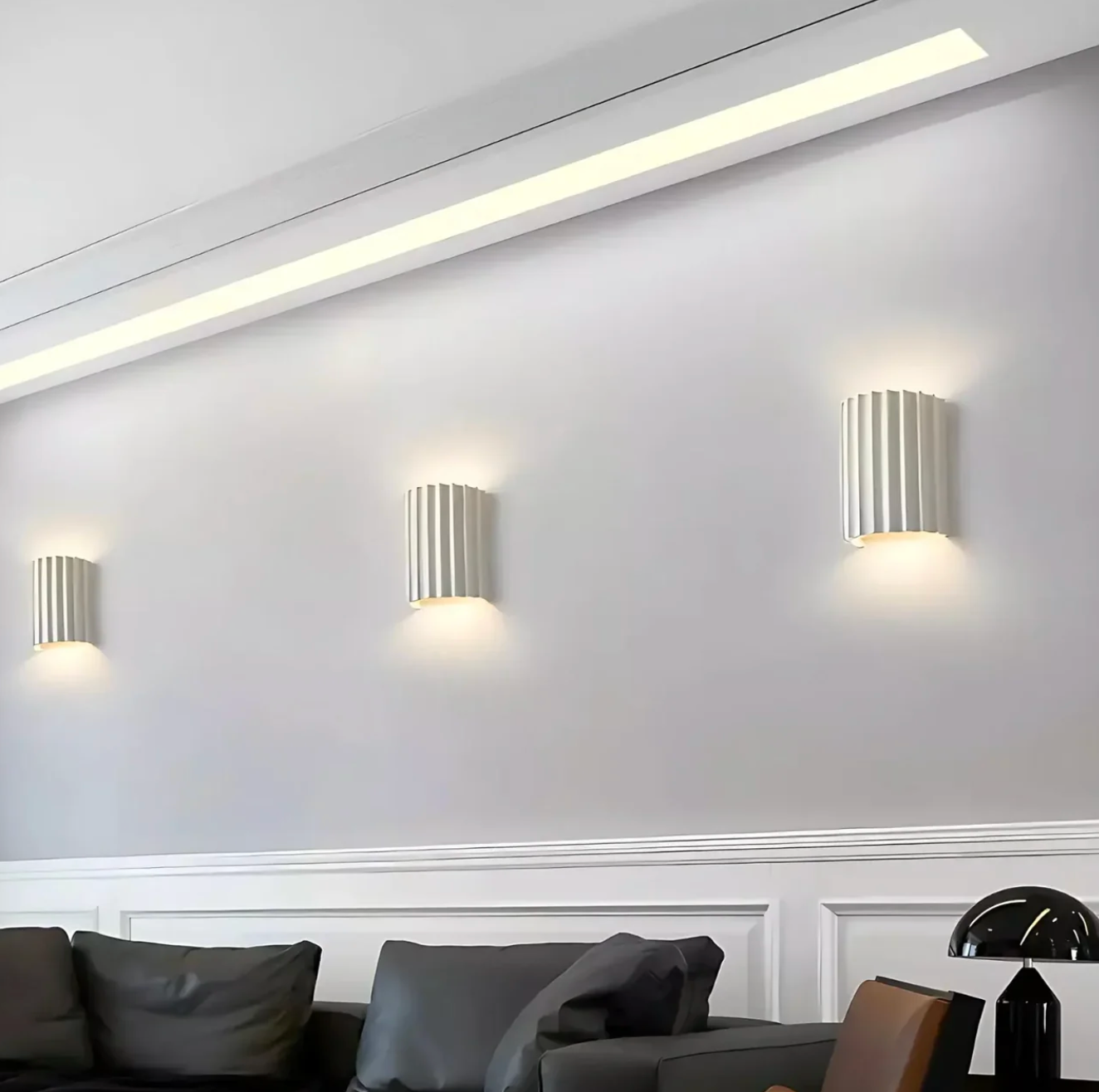 Nowoczesny kinkiet ścienny z żebrowaną strukturą — lampa LED CCT, 4 kolory | Norivo Norivo