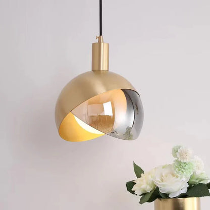 Lampa wisząca LED — złoto i dymione szkło | Norivo Norivo