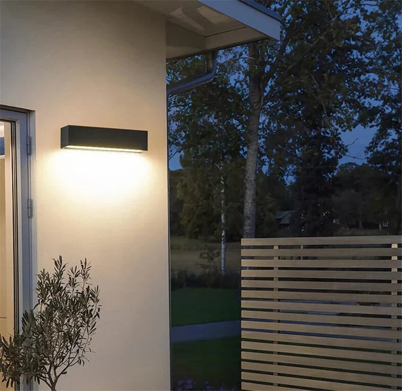 Nowoczesna lampa ścienna LED — minimalistyczne oświetlenie zewnętrzne IP65 | Norivo Norivo