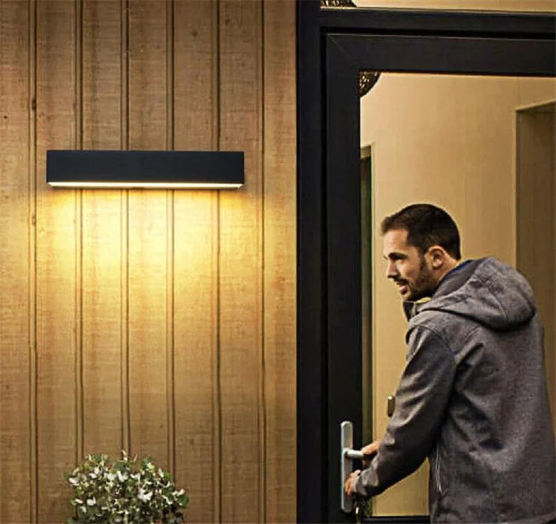Nowoczesna lampa ścienna LED — minimalistyczne oświetlenie zewnętrzne IP65 | Norivo Norivo