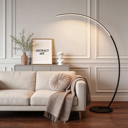 Lampa trójnóg w salonie