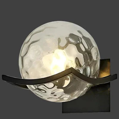 Nowoczesny kinkiet kulisty — elegancka lampa ścienna ze szkła | Norivo Norivo
