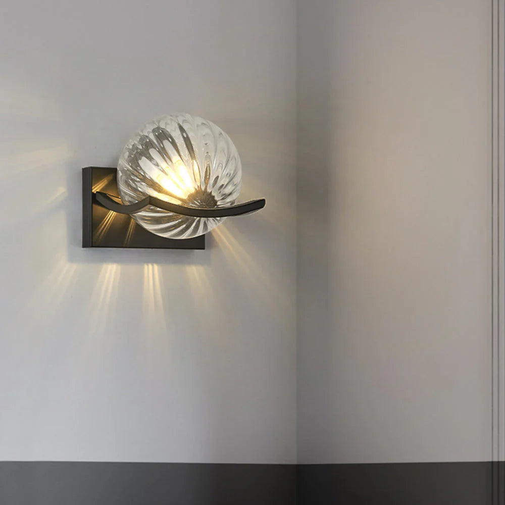 Nowoczesny kinkiet kulisty — elegancka lampa ścienna ze szkła | Norivo Norivo