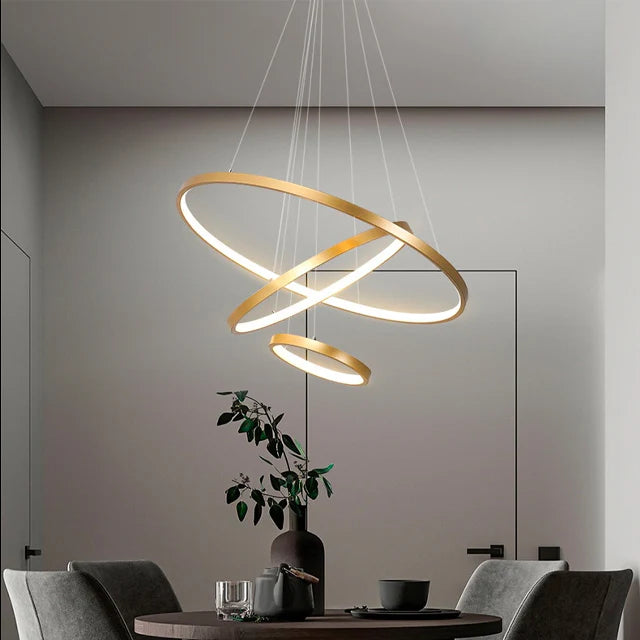 Designerska lampa wisząca LED — żyrandol z formą pierścieni 3D | Norivo Norivo
