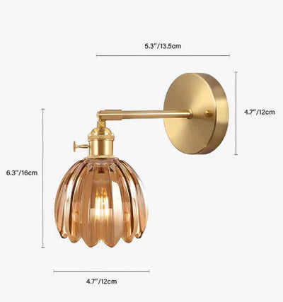 Lampa ścienna retro w kształcie tulipana — kinkiet ze szklanym kloszem i złotym wykończeniem | Norivo Norivo