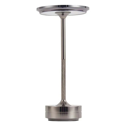 Elegancka lampka stołowa LED — metalowa, ładowana USB, 3 kolory | Norivo Norivo