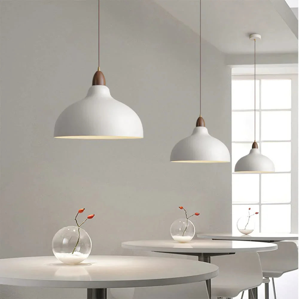 Lampa wisząca z drewnianym akcentem — minimalistyczny design | Norivo Norivo