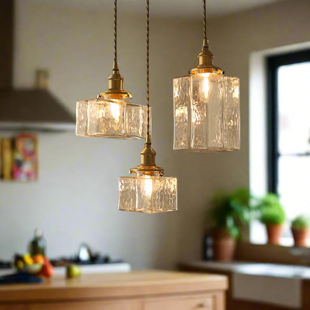 Vintage szklana lampa wisząca z mosiężnym wykończeniem — 3 kształty | Norivo Norivo