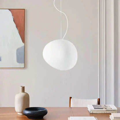 Lampa wisząca o organicznym okrągłym kształcie — minimalistyczny design | Norivo Norivo