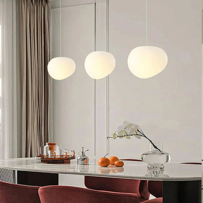 Lampa wisząca o organicznym okrągłym kształcie — minimalistyczny design | Norivo Norivo