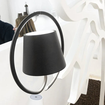 Bezprzewodowa lampa wisząca LED — geometryczna Norivo