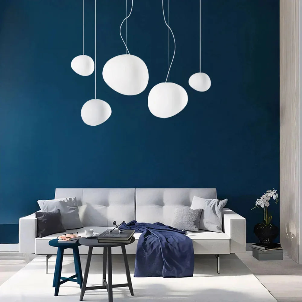 Lampa wisząca o organicznym okrągłym kształcie — minimalistyczny design | Norivo Norivo