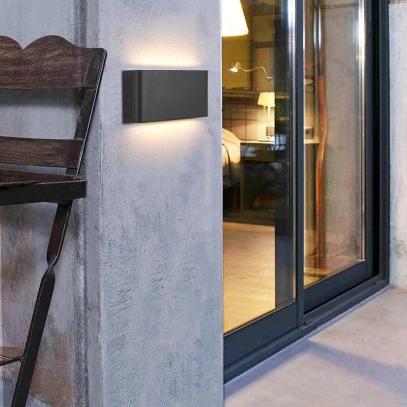 Wodoodporny kinkiet LED — oświetlenie dwukierunkowe góra/dół, aluminium | Norivo Norivo